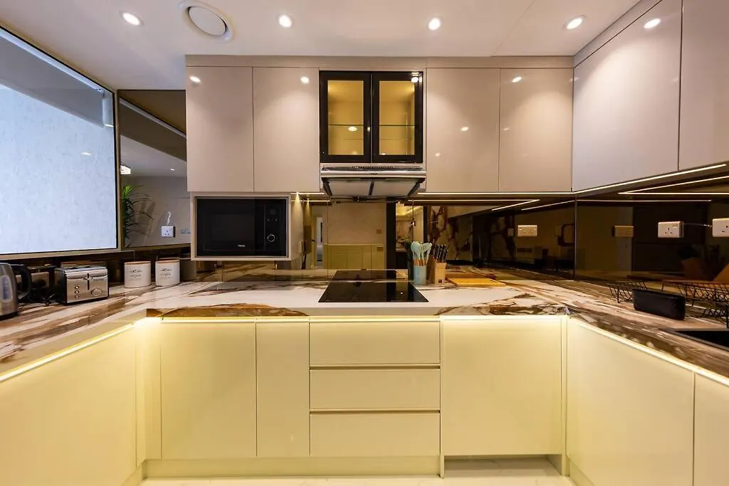 Unique Fully Renovated 2Br+Study On Marina Apartment Dubai 0*,