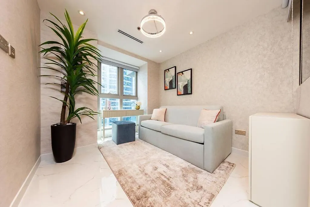 Unique Fully Renovated 2Br+Study On Marina Apartment Dubai