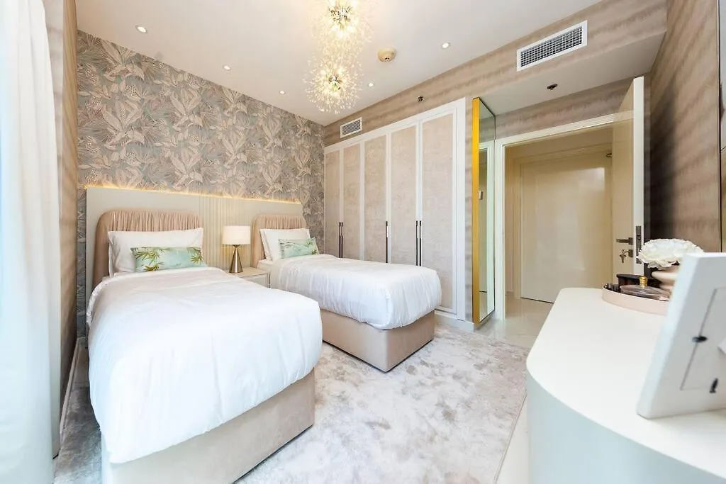 Unique Fully Renovated 2Br+Study On Marina Apartment Dubai