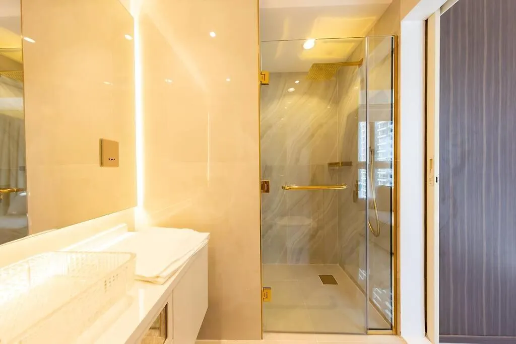 Unique Fully Renovated 2Br+Study On Marina Apartment Dubai